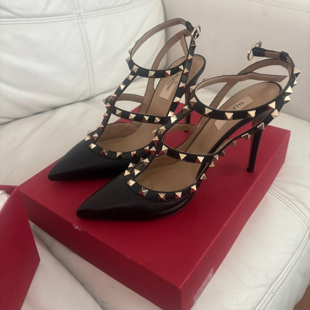 Valentino Garavani Heels - Picture 3 of 9